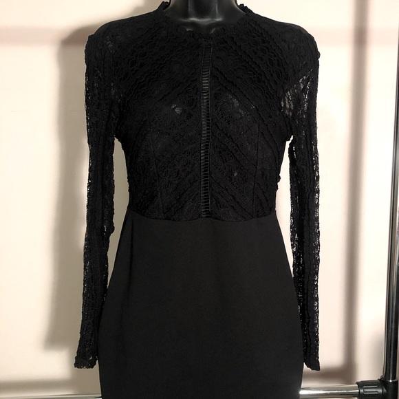 Black long sleeve dress, back is see trough - Picture 2 of 8
